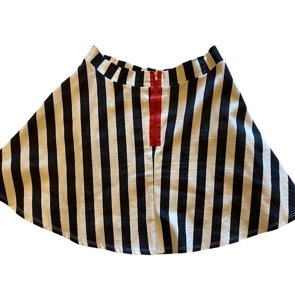 Moonlight Skirt Size Med Black White Stripe Skater Red Zipper Accent USA - Picture 2 of 6